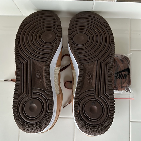 Nike Air Force 1 - Picture 3 of 4